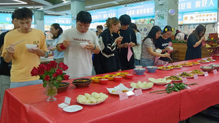 英超第三食堂举办产品创新品鉴会...